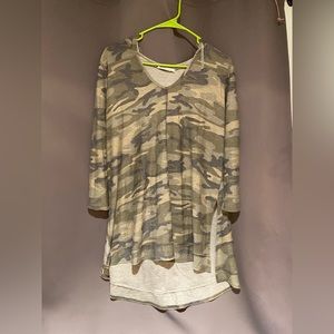 Camo entro long sleeve top